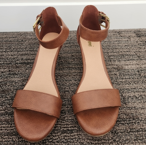 Tan Paige Fioni sandals Size 9 - Picture 6 of 9